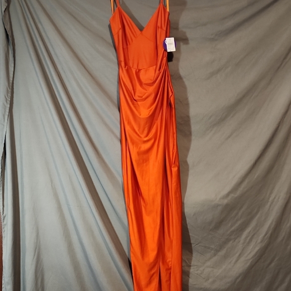 Windsor NWT Dress With Slit - Picture 3 of 6